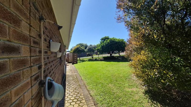 3 Bedroom Property for Sale in Fraaiuitsig Western Cape